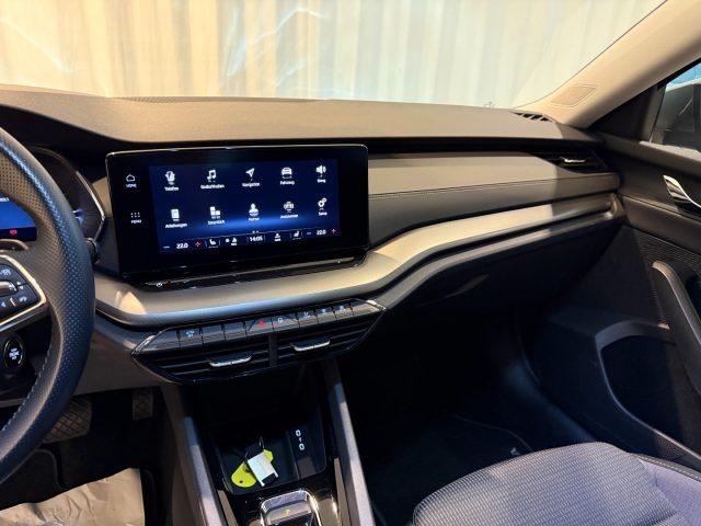 SKODA Octavia 2.0 TDI DSG Executive LED Camera Navi