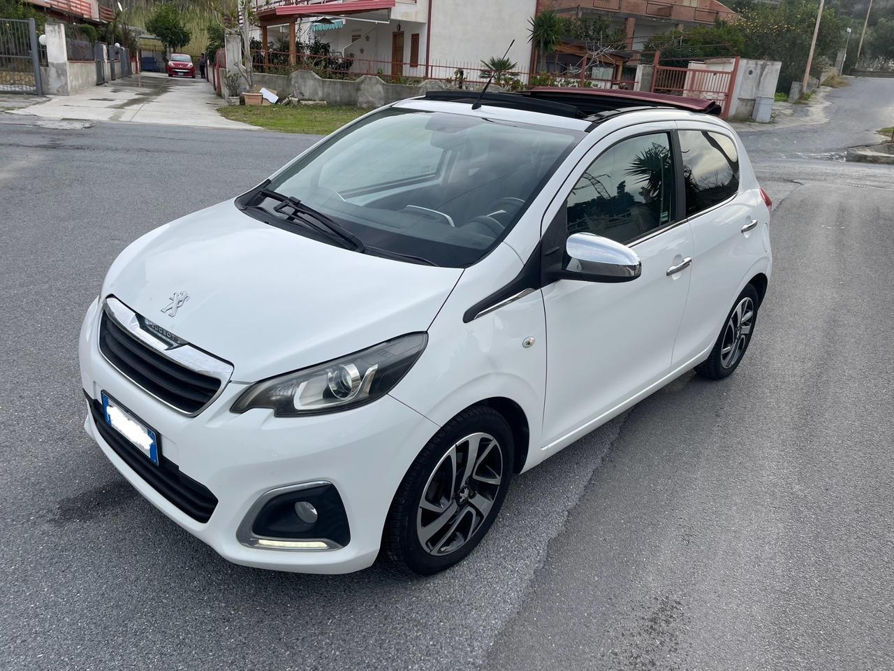 Peugeot 108 PureTech 82 5 porte Allure