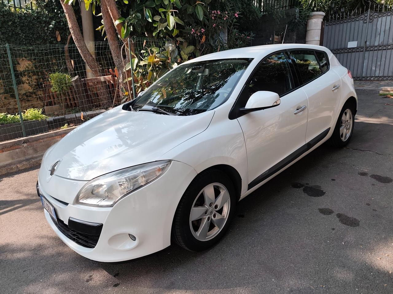 Renault Megane 1.5 dCi 110CV Leggi