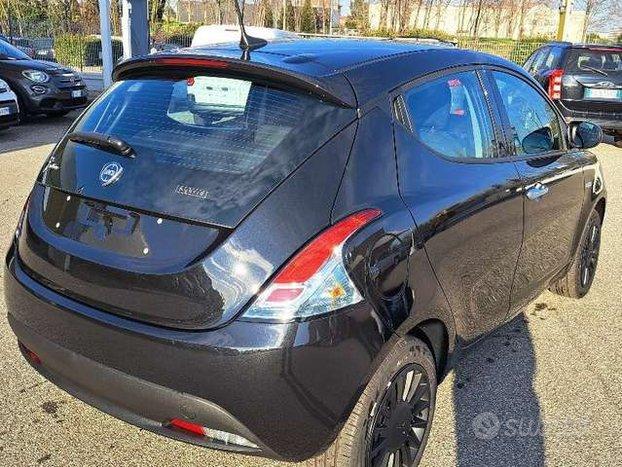 Lancia Ypsilon SILVER