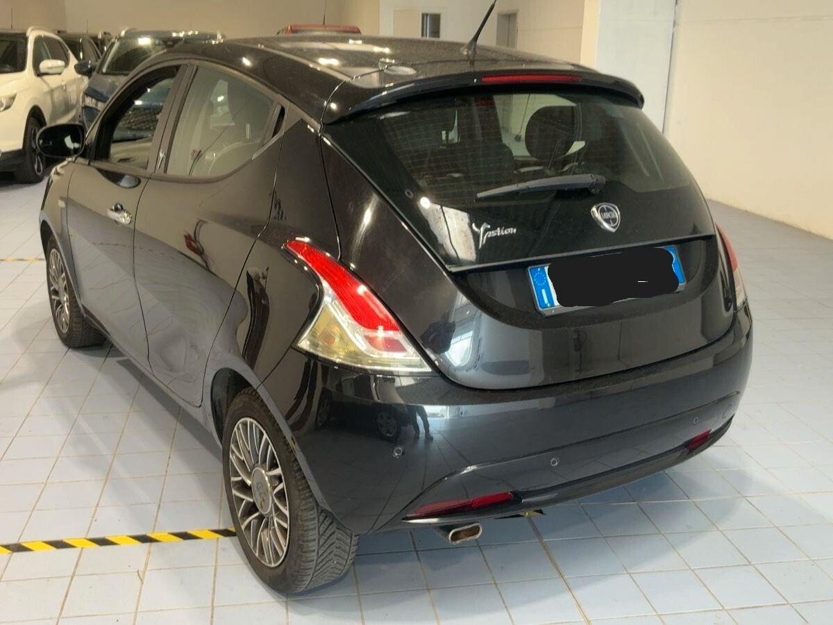 Lancia Ypsilon 1.2 69 CV 5 porte GPL Ecochic Gold
