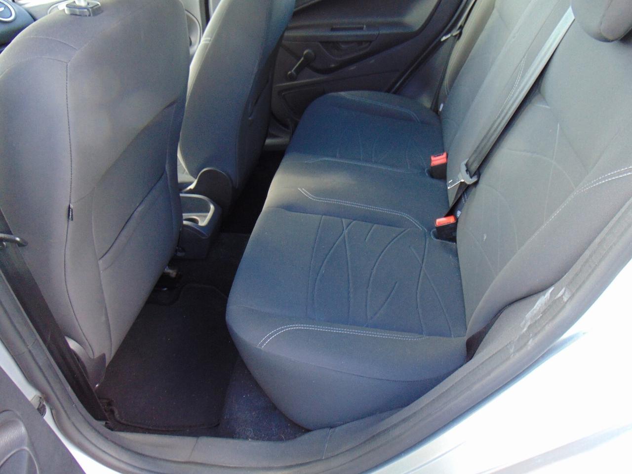 lancia ypsilon 1.3 mjt