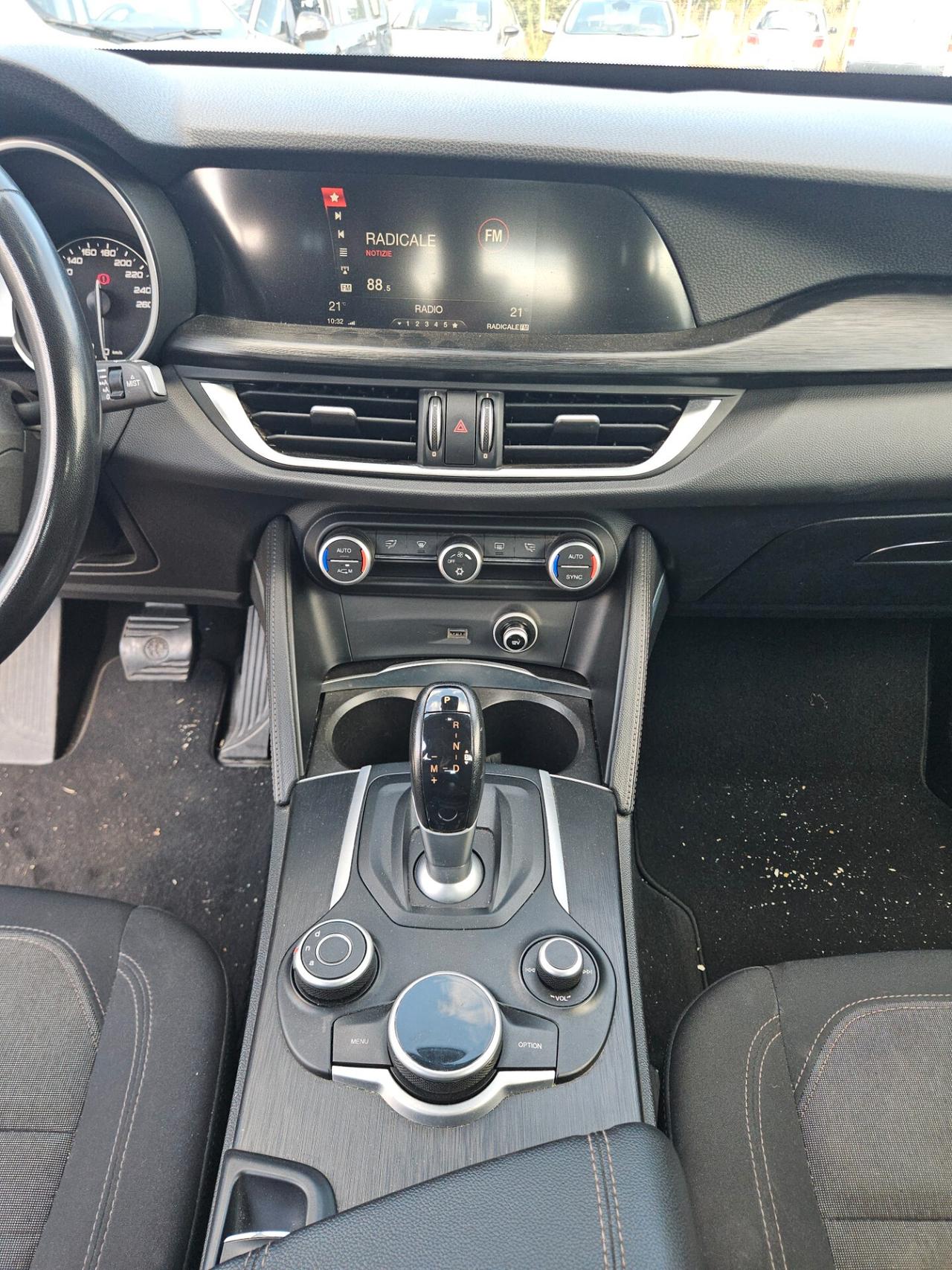 Alfa Romeo Stelvio 2.2 Turbodiesel 210 CV AT8 Q4 Executive