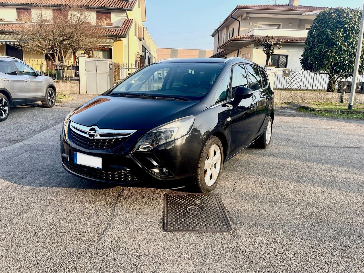 Opel Zafira Tourer 1.4 Turbo 140CV GPL Cosmo 2013 Posti7