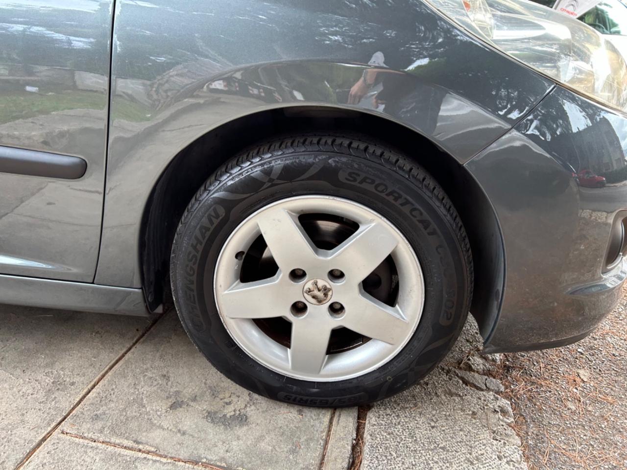 Peugeot 207 1.4 8V 75CV 5p. Energie Sport ECO GPL