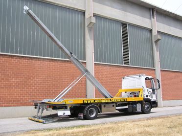 Carro attrezzi NUOVO Eurocargo 120EL22P con braccio gru centrale a scomparsa