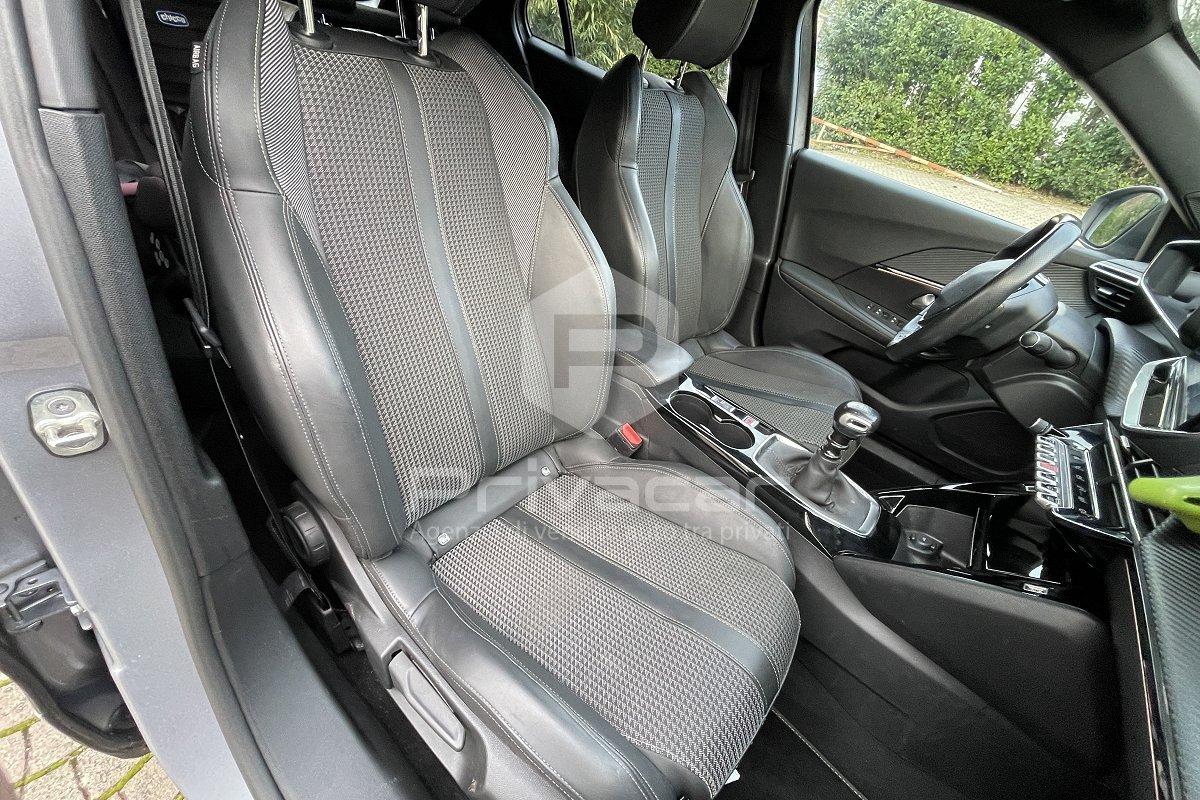 PEUGEOT 2008 PureTech 130 S&S GT