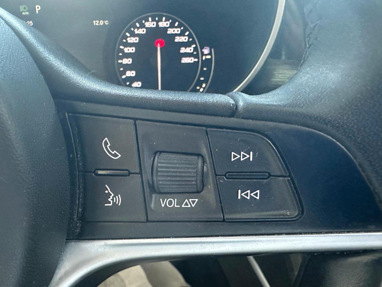 Alfa Romeo Stelvio 2.2 t Sport Tech rwd 160cv auto
