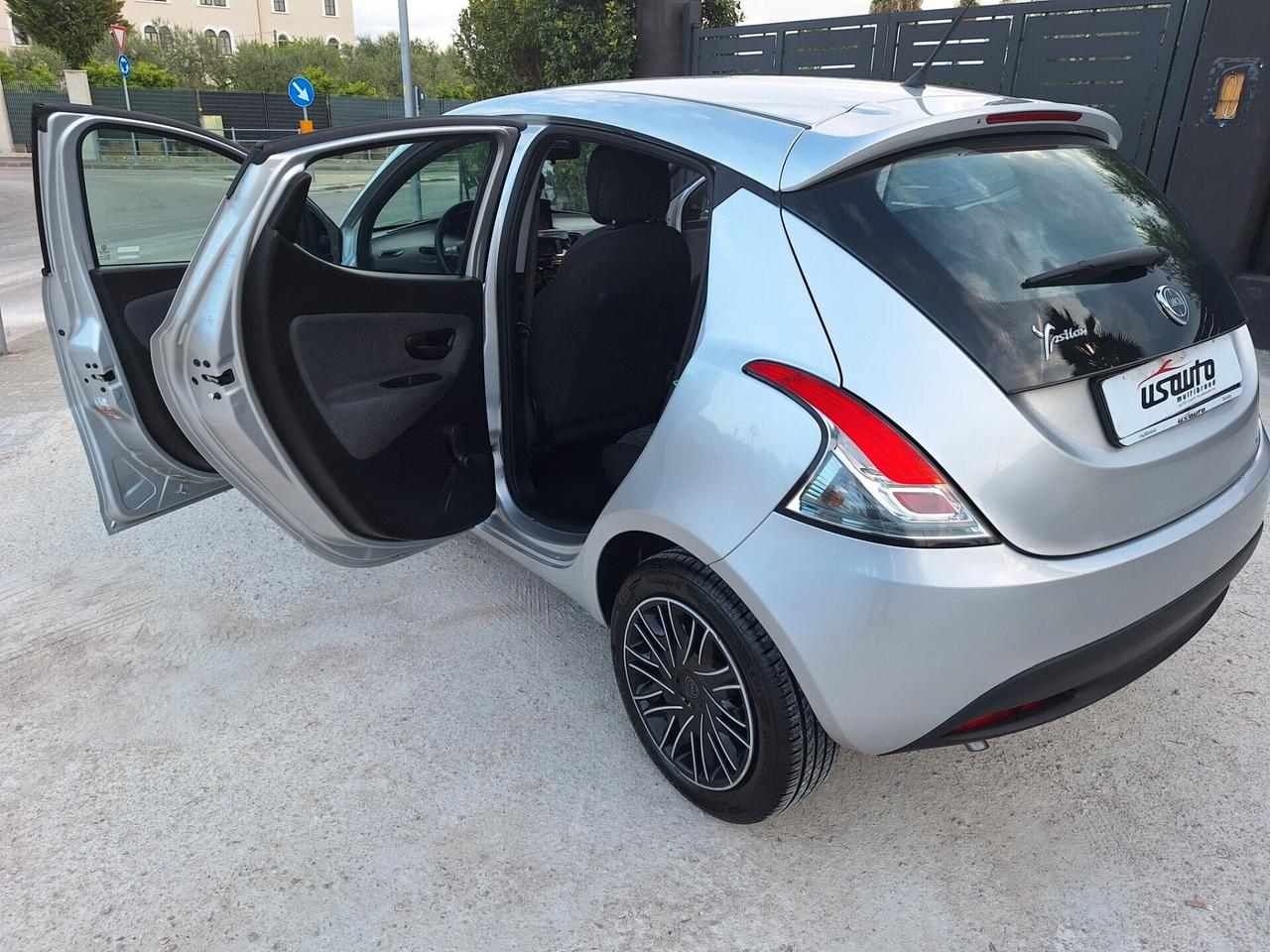 Lancia Ypsilon 1.2 69 CV 5 p 72000 KM 2019