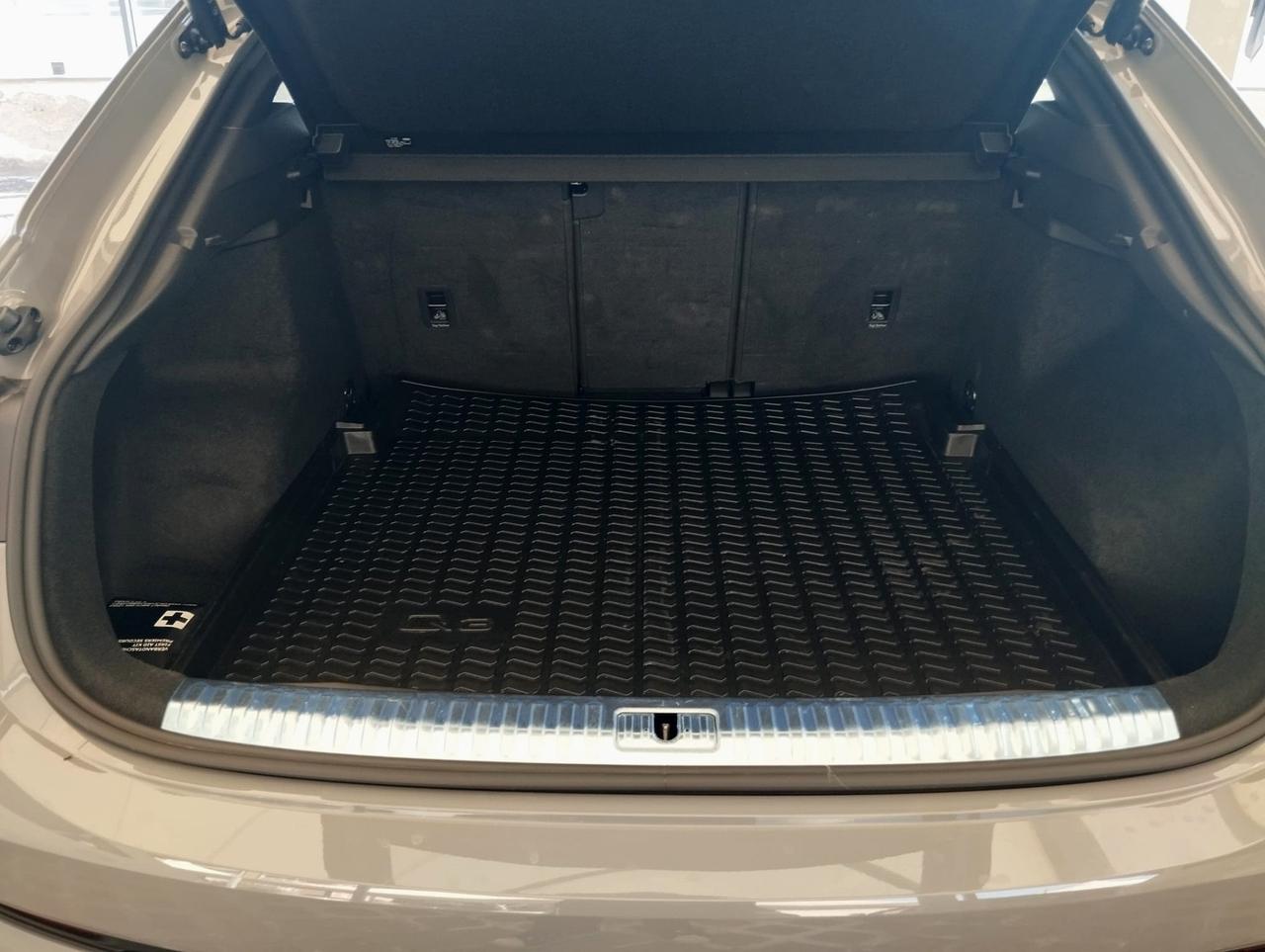 AUDI Q3 2019 Sportback - Q3 Sportback RS 2.5 quattro s-tronic