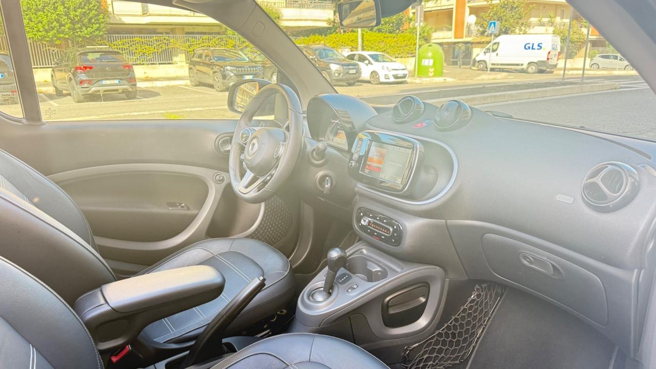 Smart ForTwo 90 0.9 T twinamic cabrio Prime LED NAVI PDC PACK SPORT PELLE CERCHI 16 BLUETOOTH