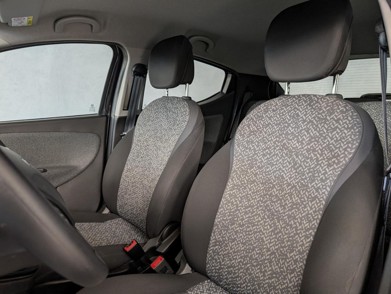 Lancia Ypsilon 1.0 Hybrid 70cv Silver