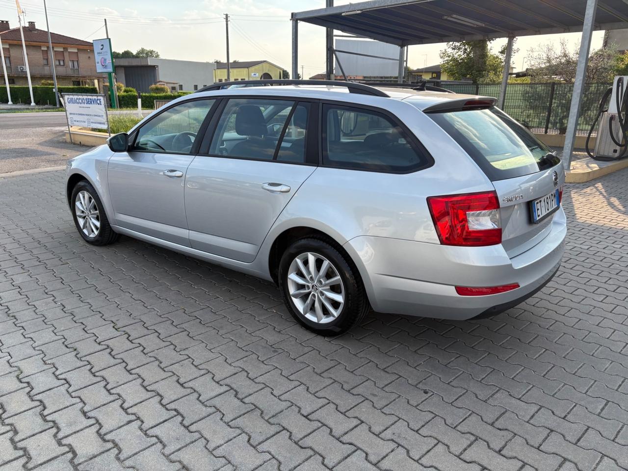 Skoda Octavia 1.6 TDI CR 105 CV DSG Wagon Elegance