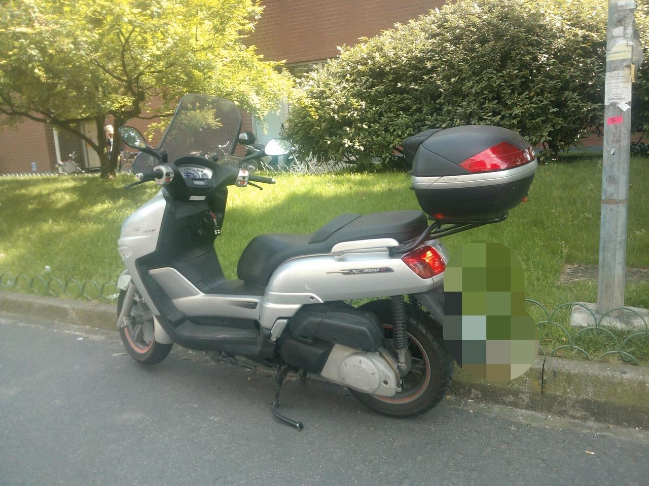 Scooter Yamaha XC300 is anno 2005