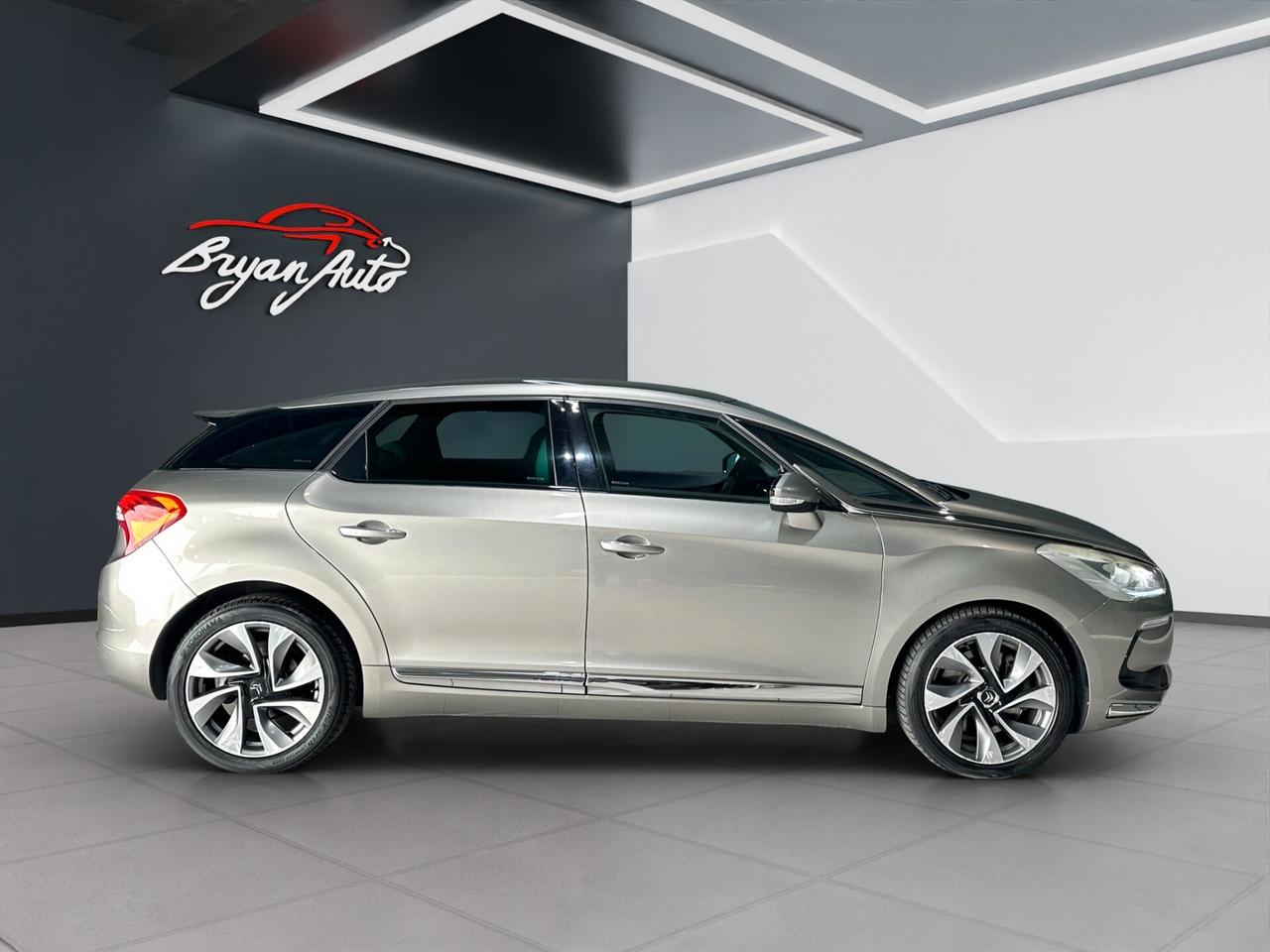 Ds DS5 2.0 HDi 163CV aut. So Chic T.PANOR. AUTO