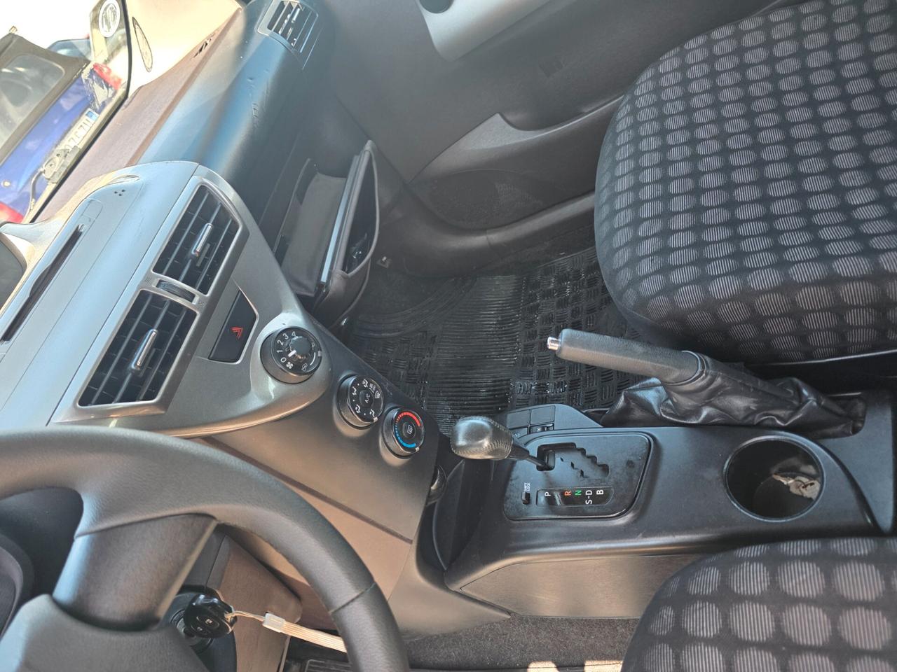 Toyota iQ 1.0 Multidrive