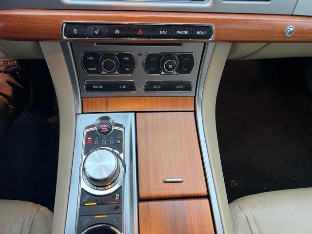 JAGUAR XF 2.2 D 190 CV