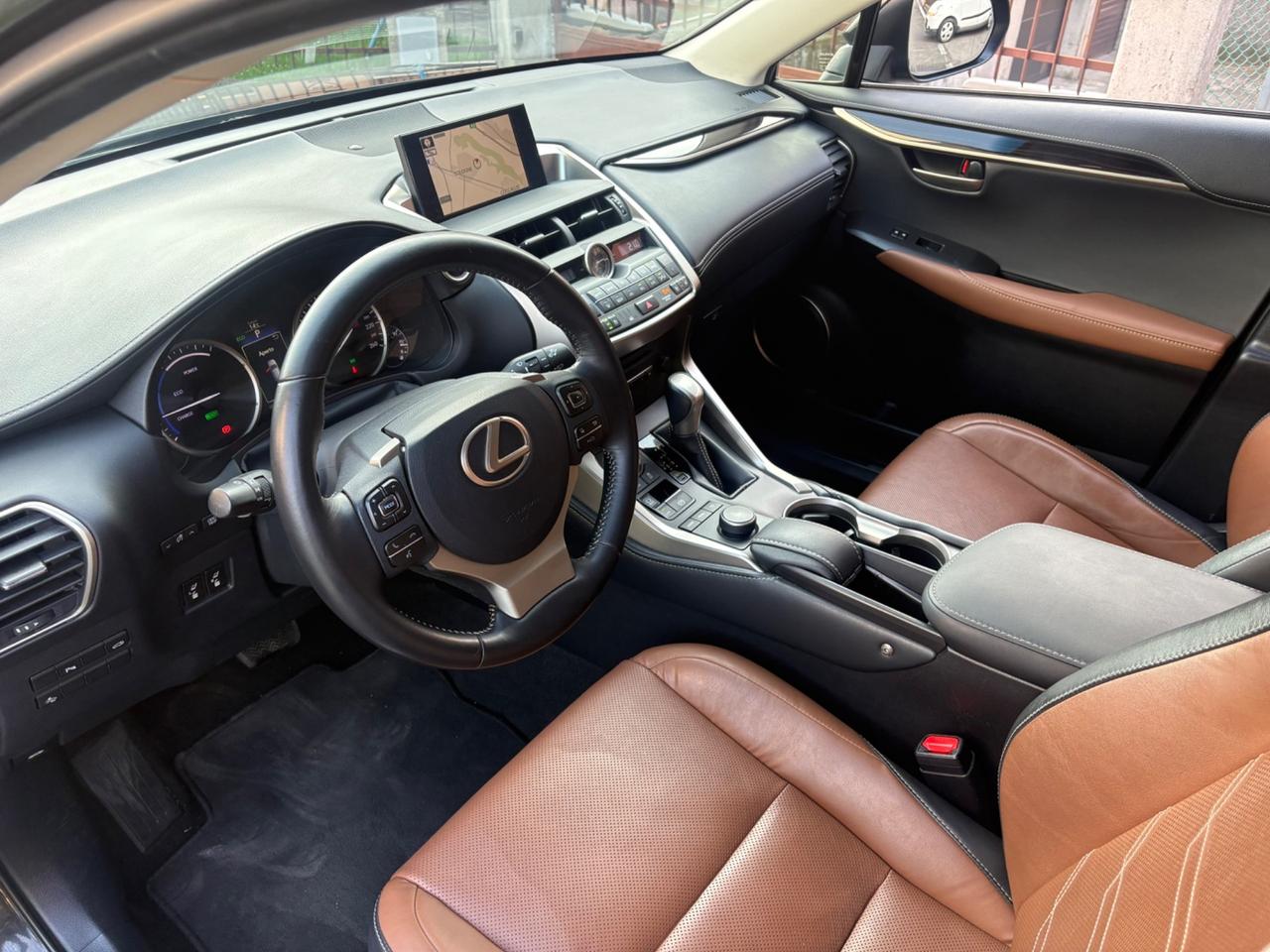 Lexus NX 300h Hybrid 4WD Luxury FULL OPTIONAL