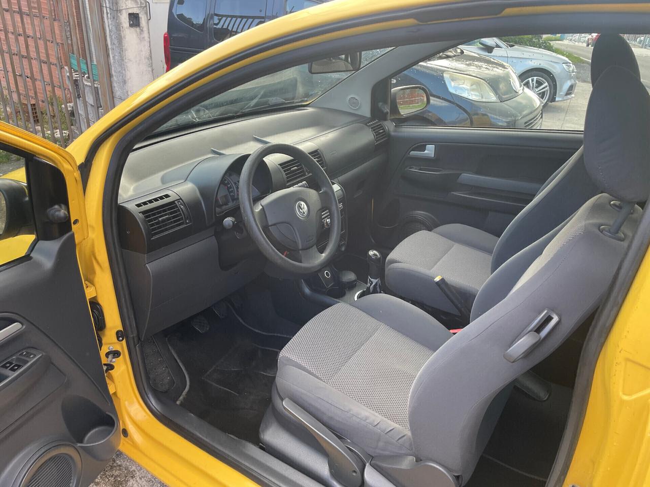 Volkswagen Fox 1.2 BENZINA