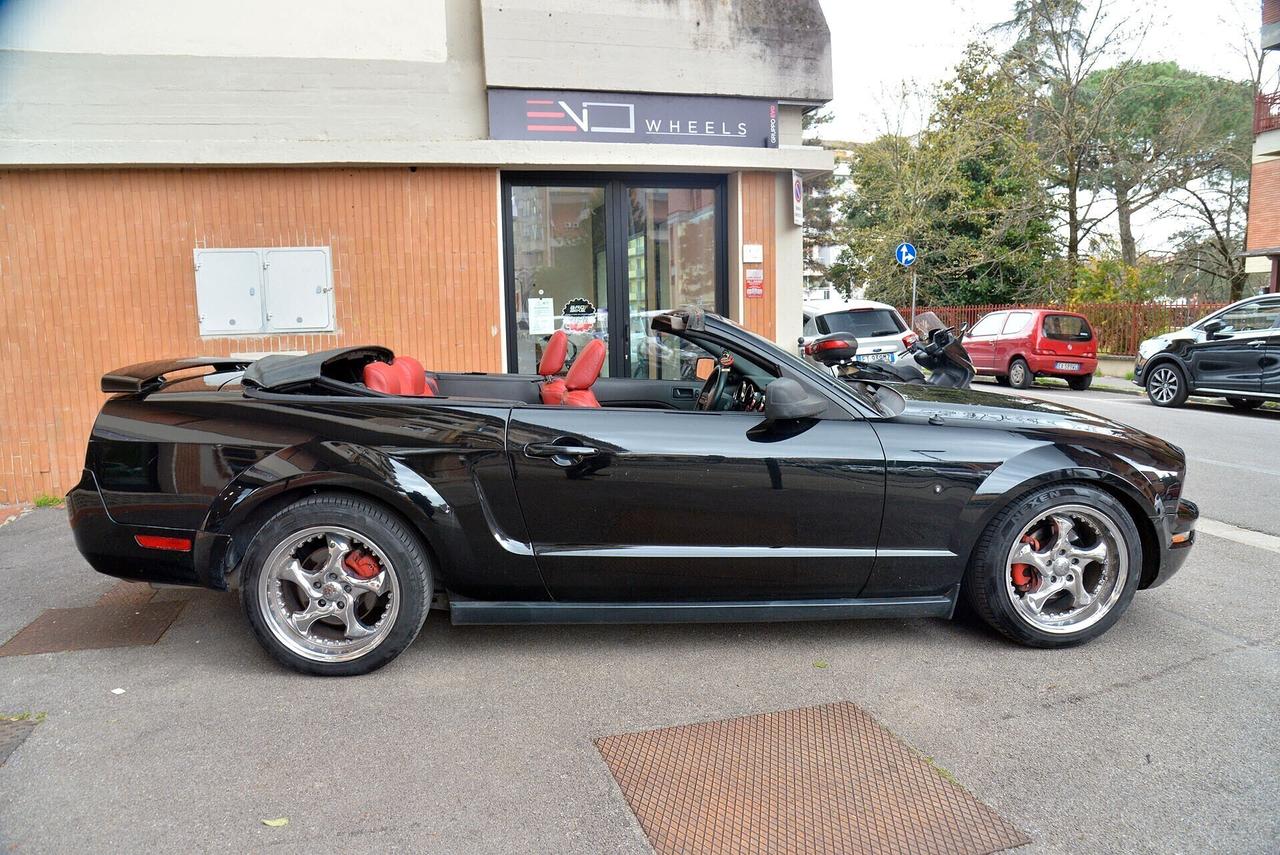 Ford Mustang 4.0 V6 cabrio a Firenze
