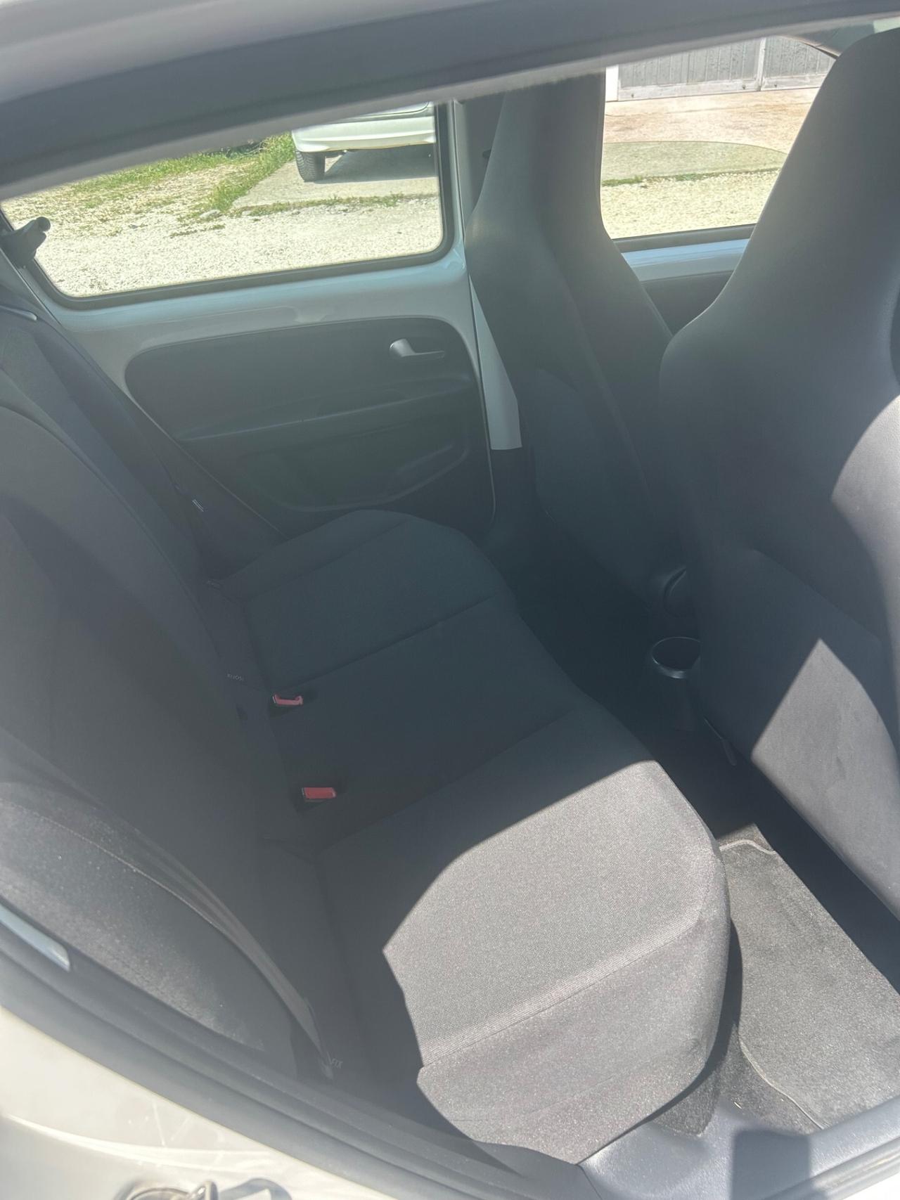 Volkswagen up! 1.0 75 CV 5p. high