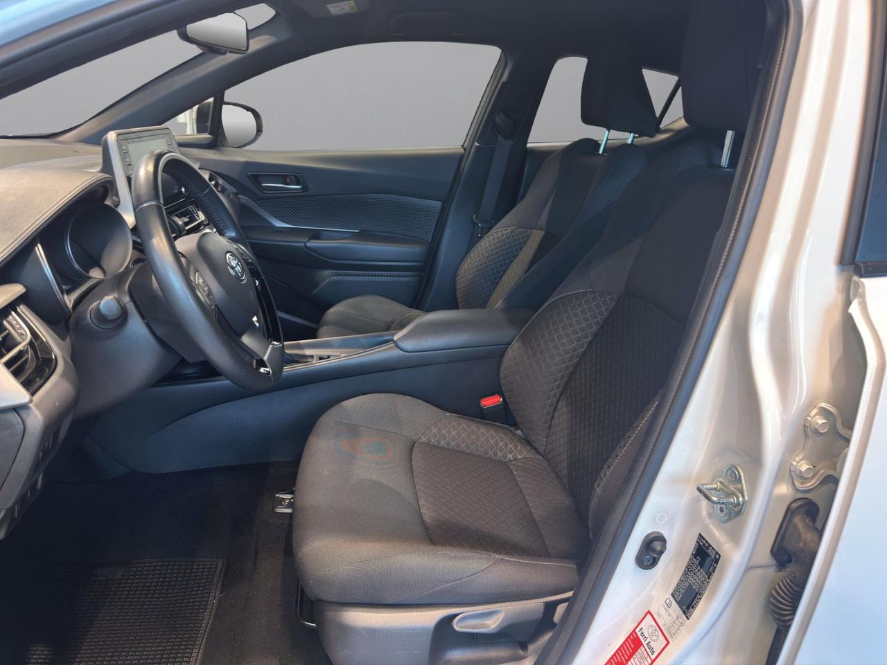 Toyota C-HR 1.8h Active e-cvt