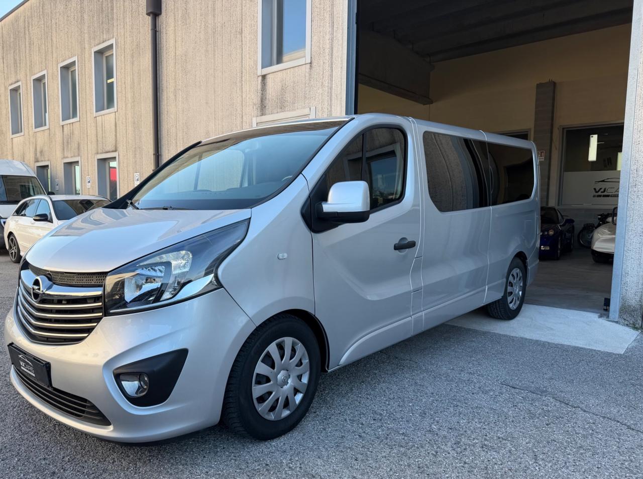 Opel Vivaro 9 POSTI