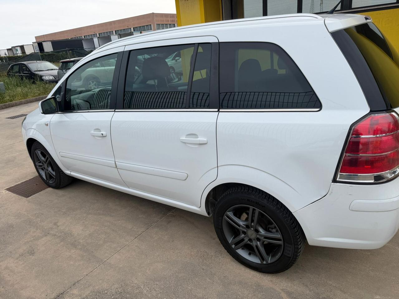 7 POSTI !! METANO zafira 1600 turbo metano 2014