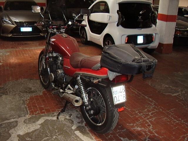 Honda NIGHT HAWK 650