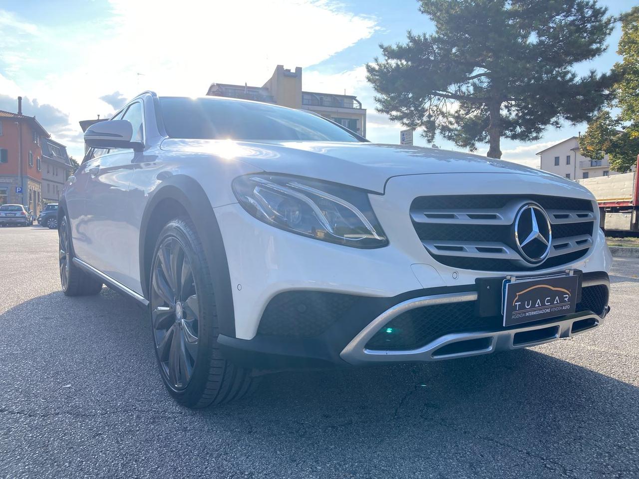 Mercedes-Benz E 220 E-Class E #6086