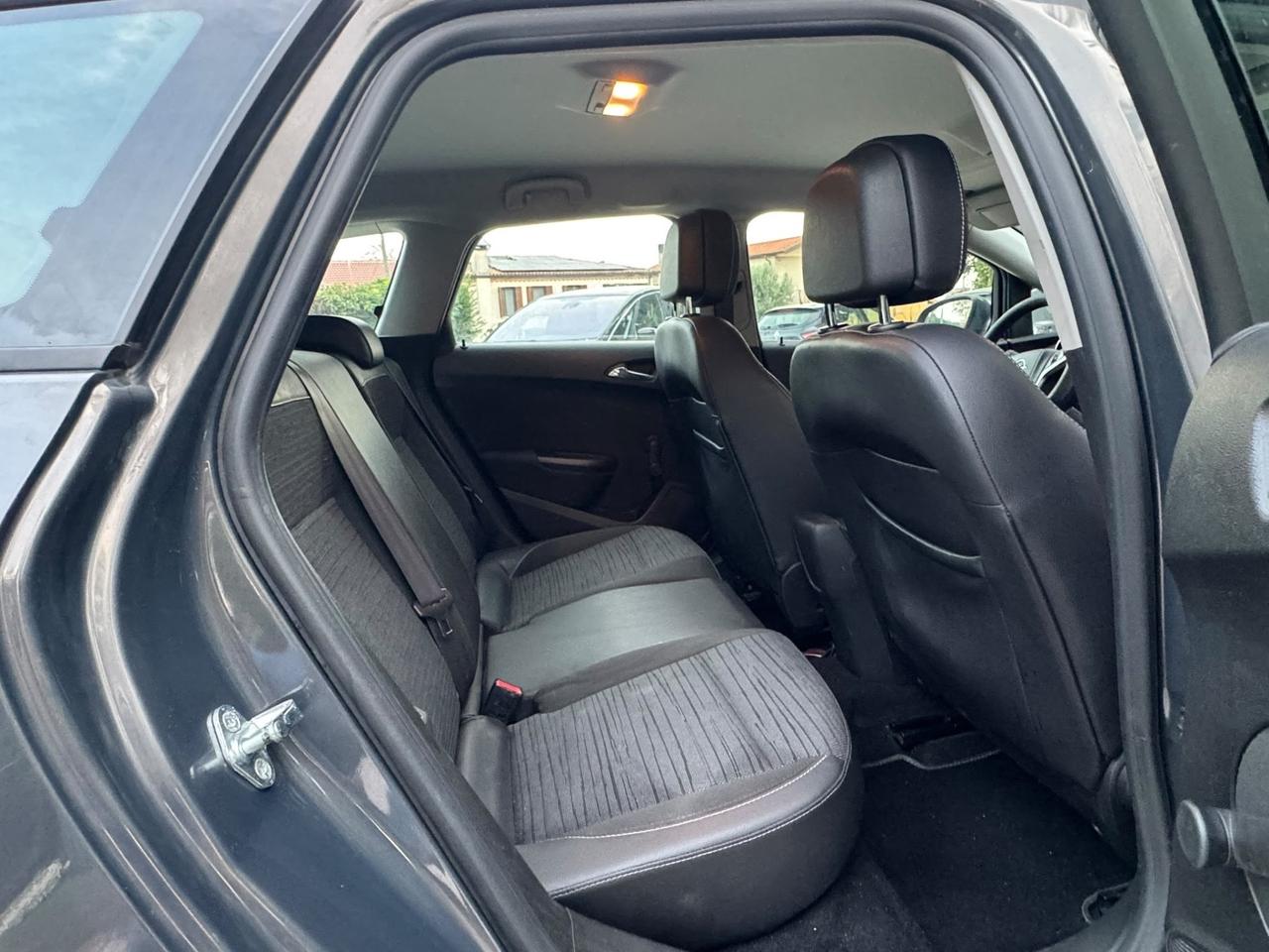 Opel Astra 1.6 CDTI EcoFLEX S&S 5 porte Cosmo