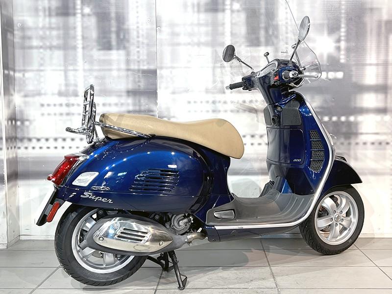 Piaggio Vespa GTS 300 HPE ABS