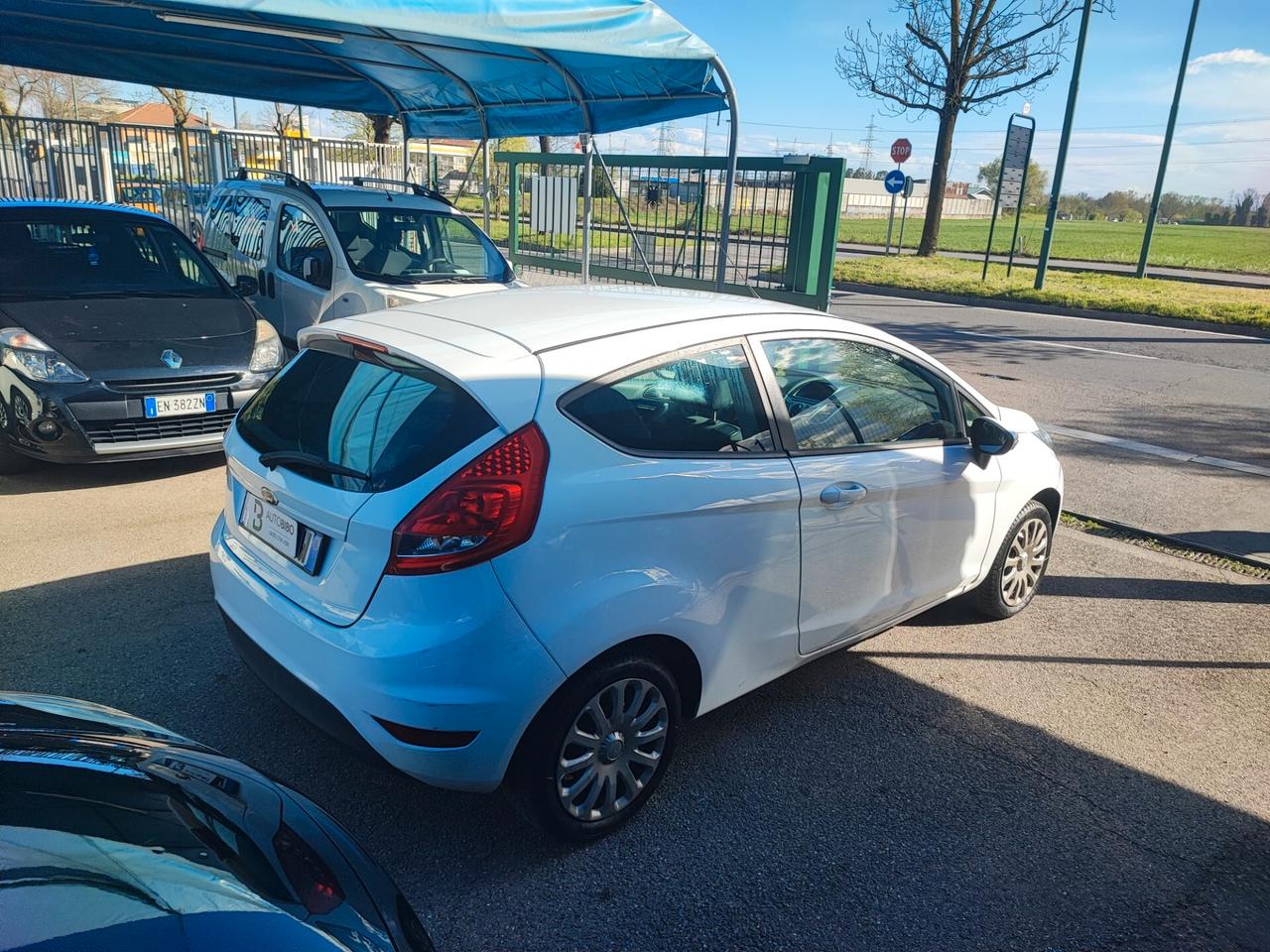 Ford Fiesta 1.4 3 porte Bz.- GPL Titanium