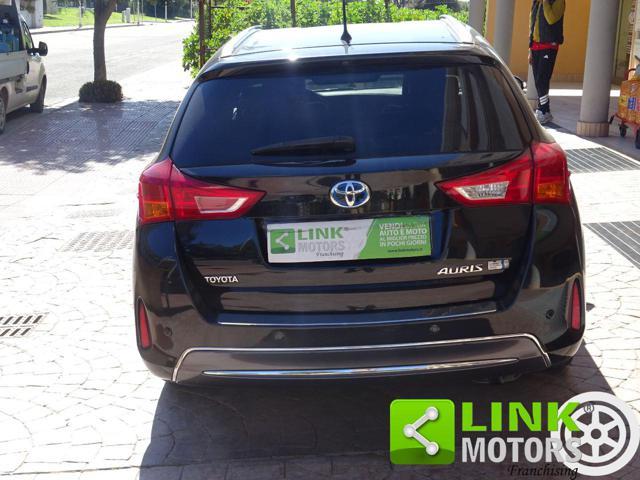 TOYOTA Auris Touring Sports 1.8 HYBRID/BENZINA 136 CV LOUNGE