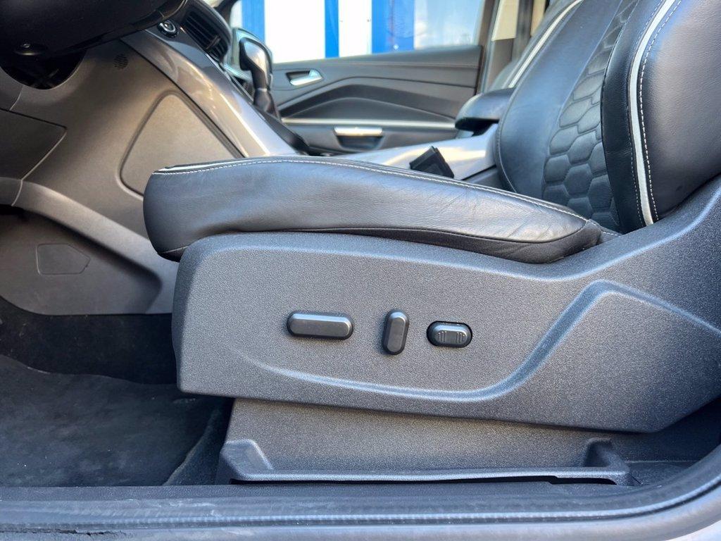 FORD Kuga 2.0 TDCI 150 CV S&S 4WD Powershift Vignale del 2017