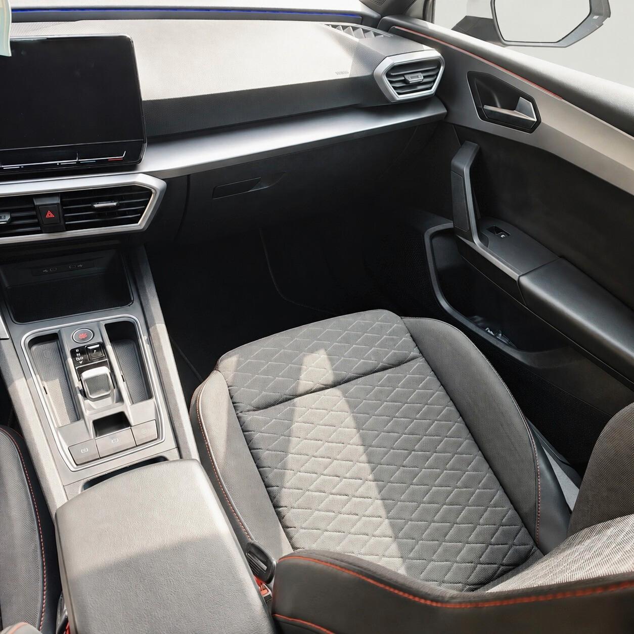 SEAT Leon 1.0 eTSI 110 CV DSG FR Automatica