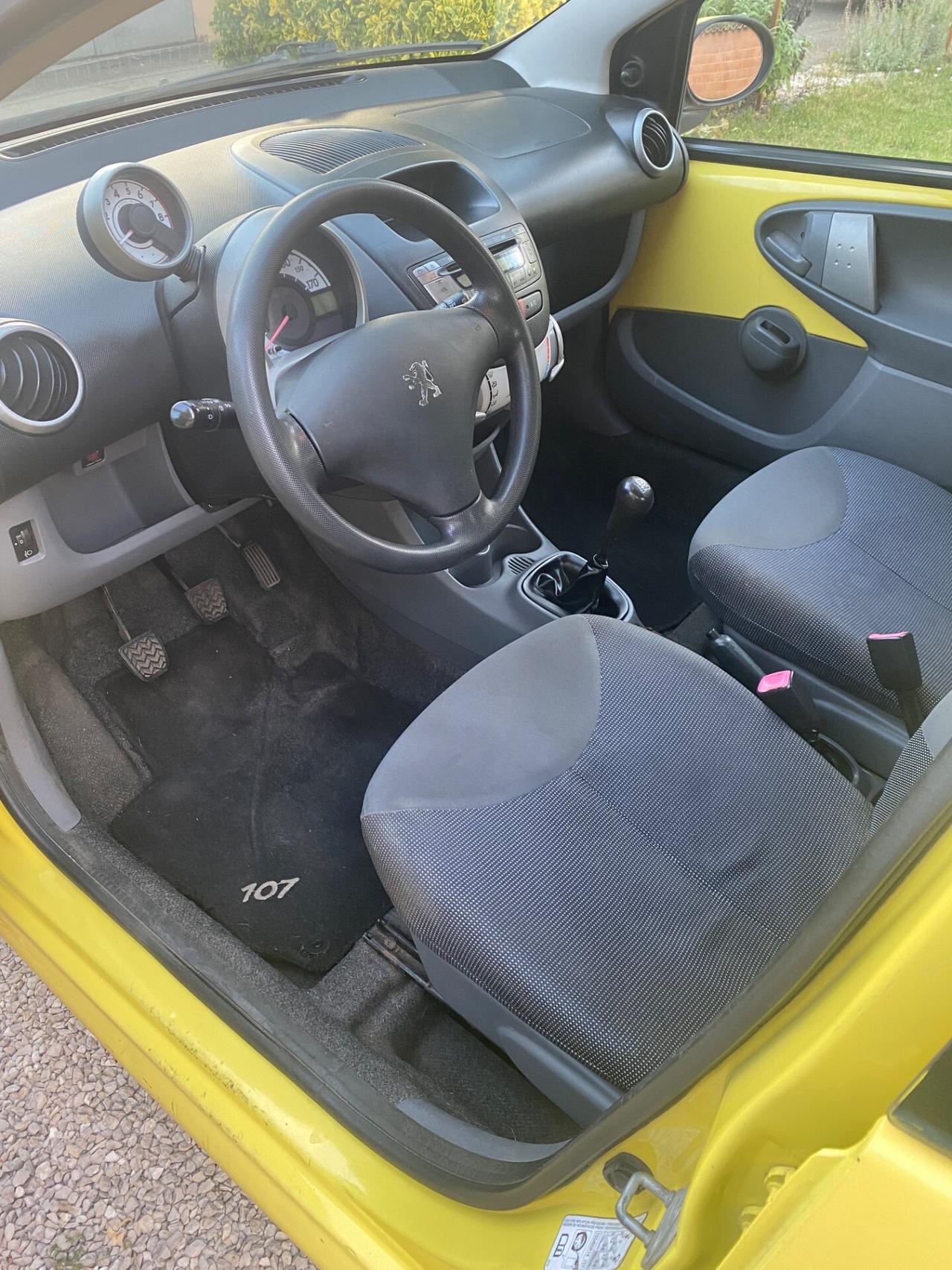 Peugeot 107 con soli 130mila km