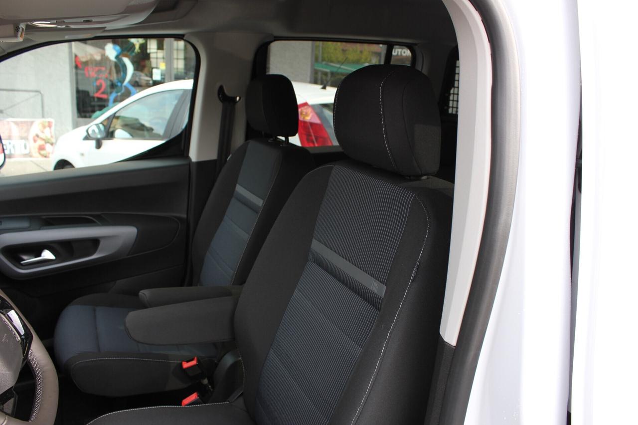 1.5 100CV AT8 Maxi Combi N1 + Pack WORKSITE + Confort Pack