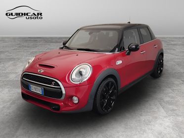 MINI Mini IV F55-F56 2014 - Mini 2.0 Cooper SD 5p auto