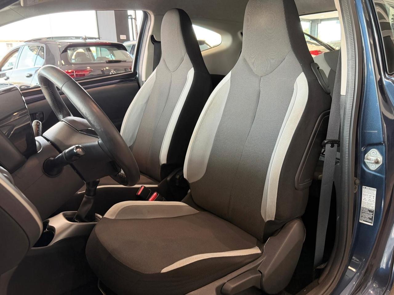 Toyota Aygo 1.0 VVT-i 69 CV 3 porte x-clusiv