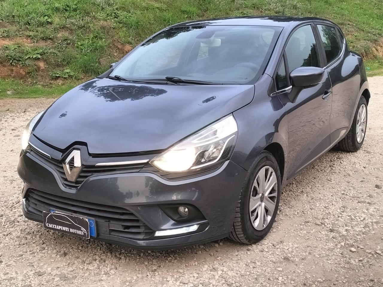 Renault Clio 1.2 75CV 5 porte Zen neopatentati