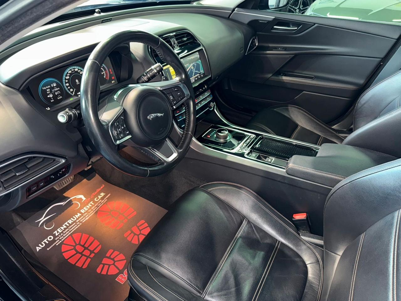 Jaguar XE 2.0 D 180 CV Prestige