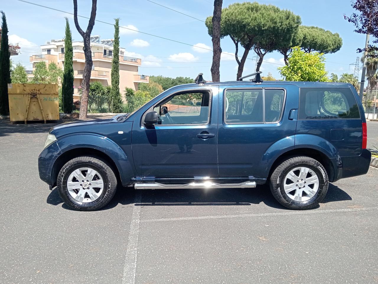 Nissan Pathfinder 2.5 dCi SE