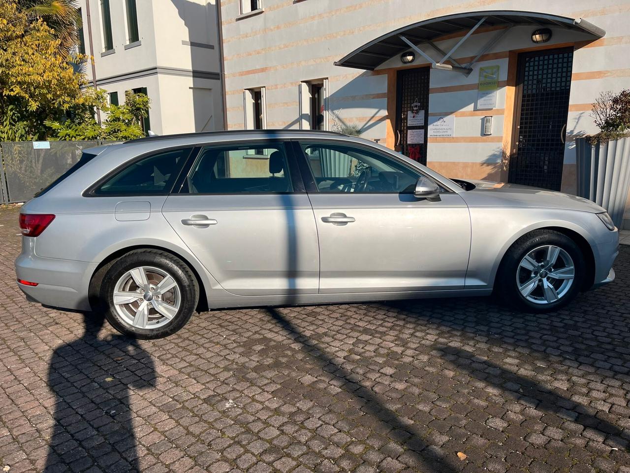 Audi A4 2.0 TDI 150 CV ultra S tronic Business Sport