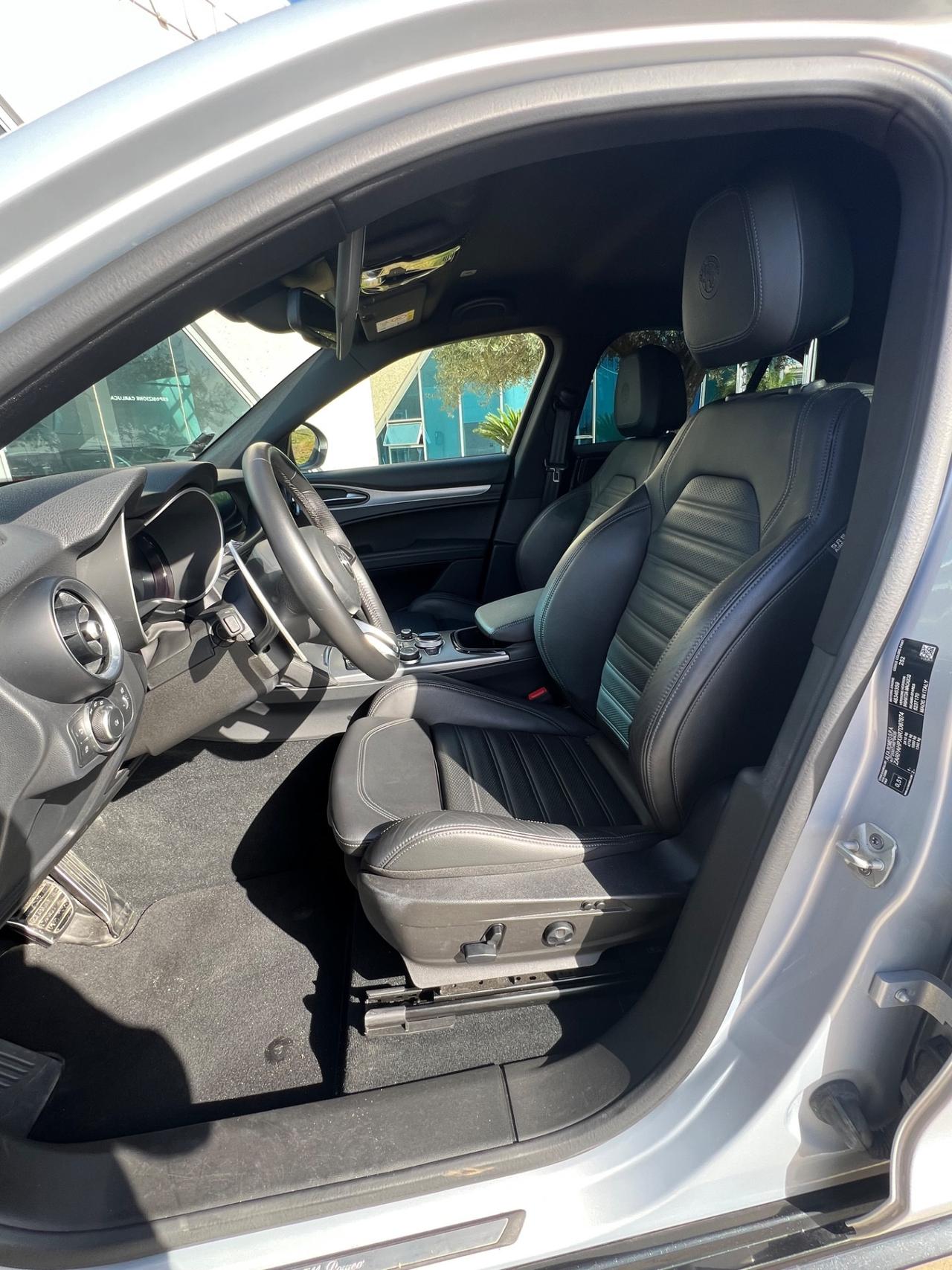 Alfa Romeo Stelvio Veloce Q4 210cv possibilità noleggio no scoring
