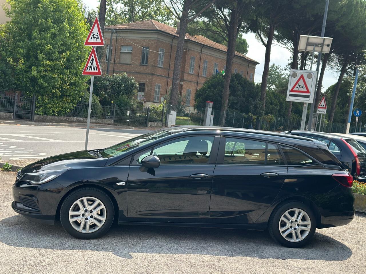 Opel Astra 1.6 CDTi 136CV aut. Sports Tourer Business