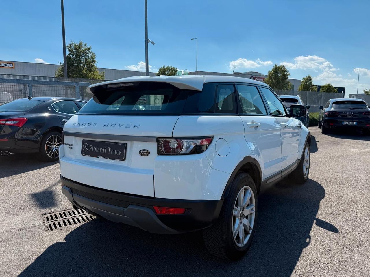 Land Rover Range Evoque 2.2 TD4 5p. Pure