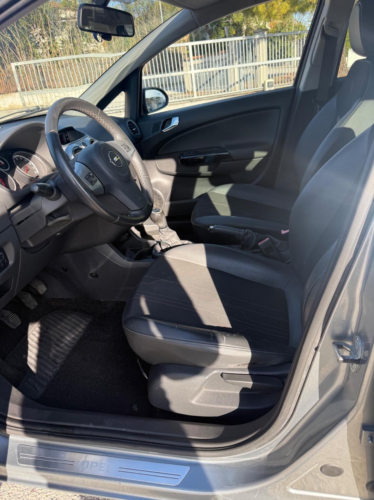 Opel Corsa 1.2 Benzina/Metano Neopatentati UNIPROPRI