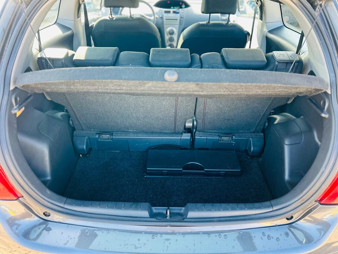 Toyota Yaris 1.0 3P Luxury pack