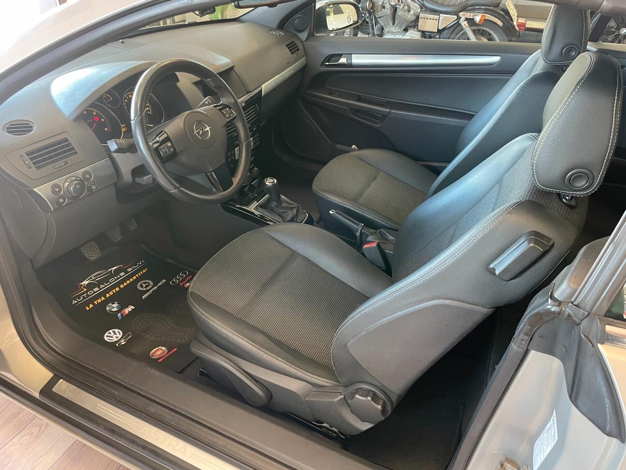 Opel Astra Cabrio TwinTop 1.9 Diesel 150CV Cosmo